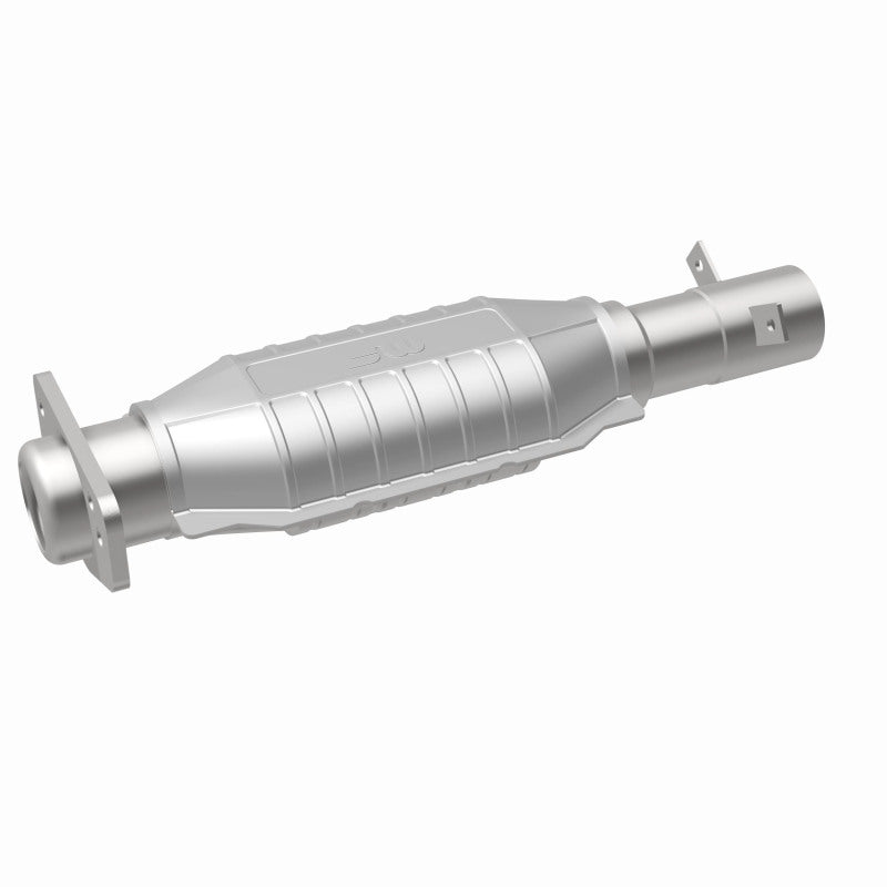 MagnaFlow Standard Grade Federal / EPA Compliant Direct-Fit Catalytic Converter 93486 360 Degree Image Set