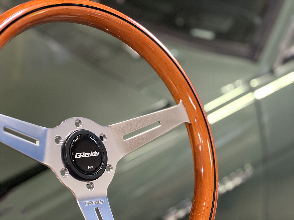 GReddy WOOD STEERING WHEEL - LIGHT FINISH MED DISH 16600008