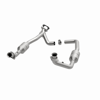 Magnaflow Conv DF 2002 Ford E-Series Vans 5.4L 447378 447378 360 Degree Image Set