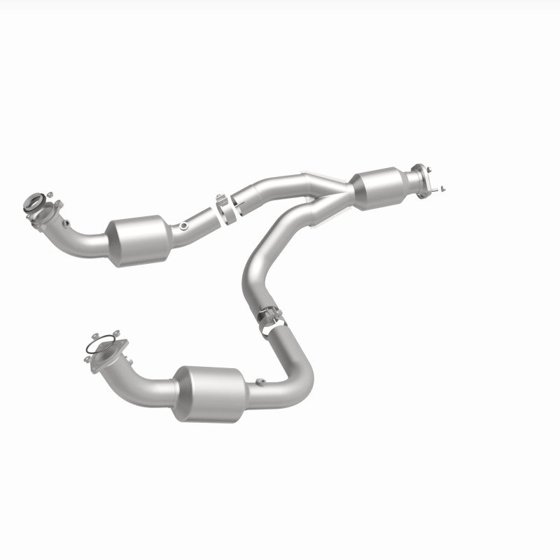 Magnaflow 12-20 Chevrolet Express 4500 Underbody 6.0L Direct Fit Catalytic Converter 280505 280505 360 Degree Image Set