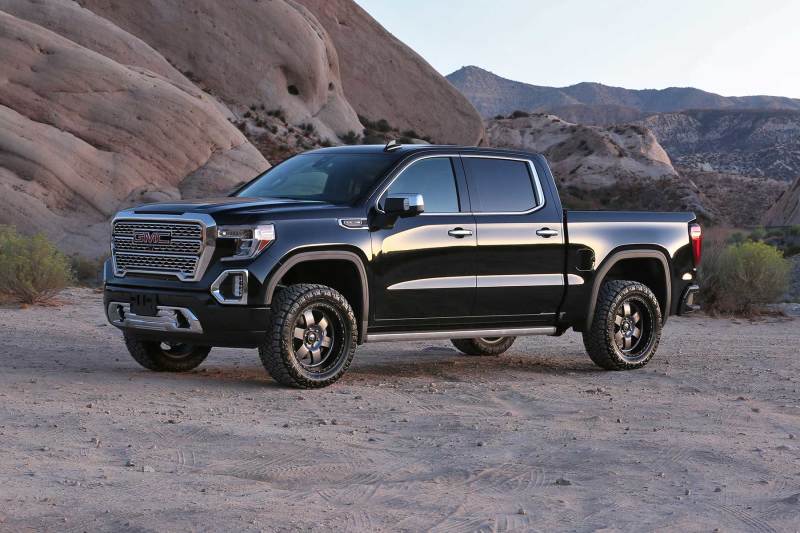 Fabtech Budget Lift System w/Shock - 3.5 In. Lift - Incl. Performance Shocks K1126 Photo - lifestyle view