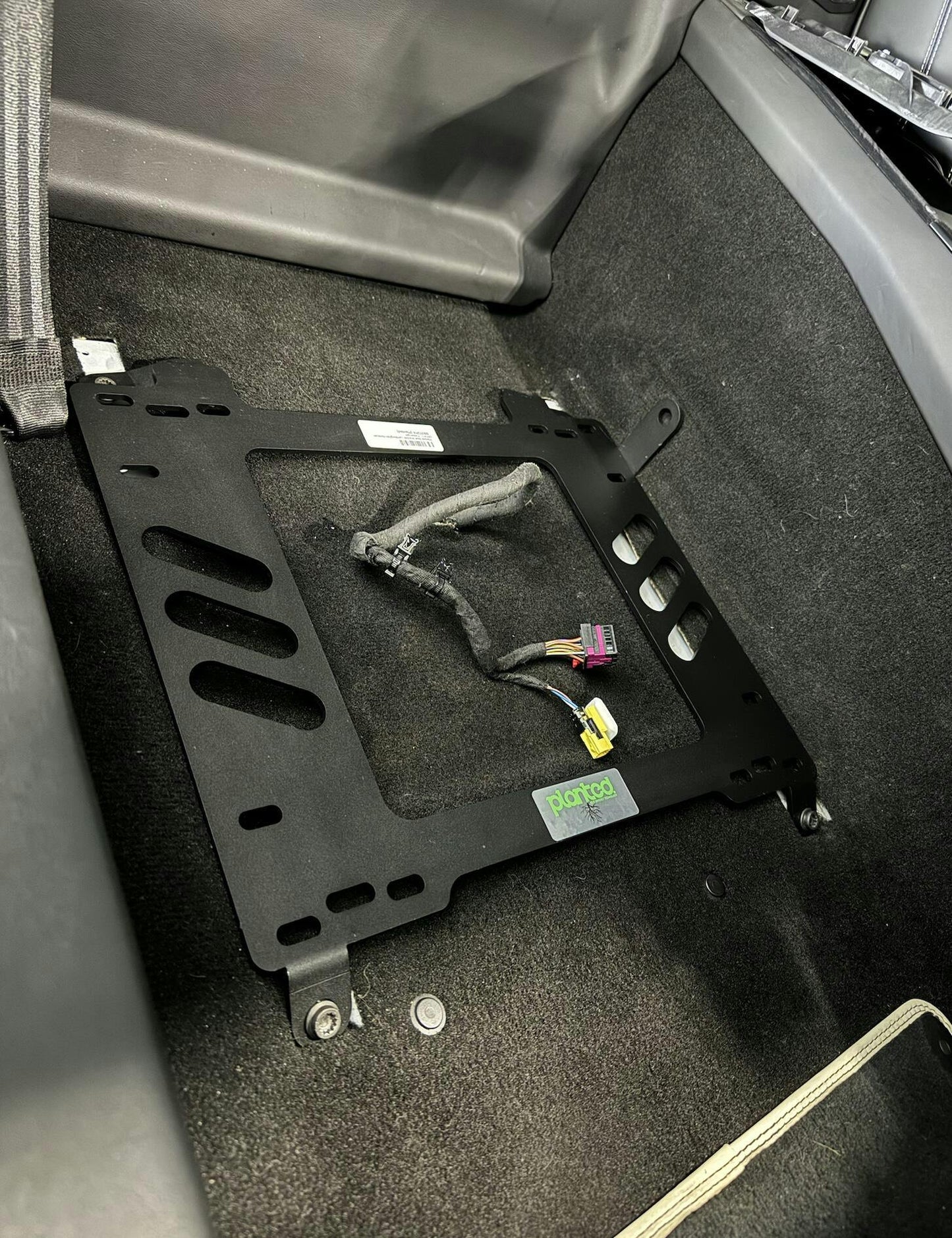 Planted Technology Seat Bracket- Lamborghini Huracan (2014+) - Passenger / Right