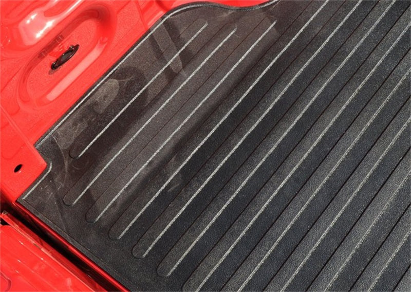 Dee Zee Deezee 20-23 Chevrolet Silverado Heavyweight Bed Mat - Custom Fit 6.9Ft Bed (Lined Pattern) DZ87022 DZ87022 Photo - Mounted