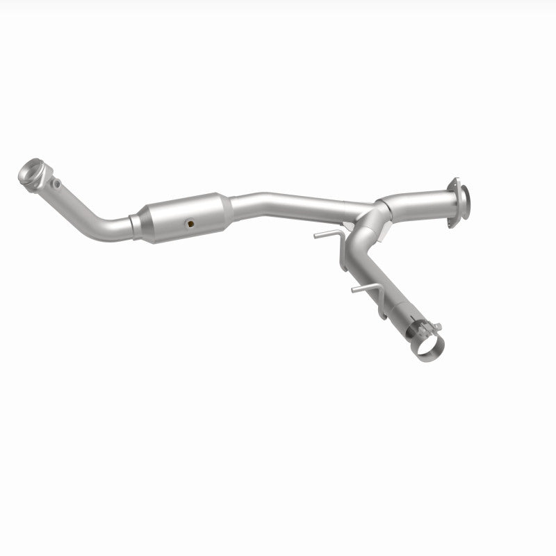 Magnaflow 05-06 Ford Expedition 5.4L Direct Fit Converter 4651411 4651411 360 Degree Image Set