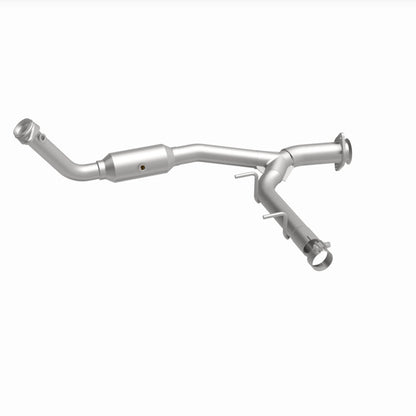 Magnaflow 05-06 Ford Expedition 5.4L Direct Fit Converter 4651411 4651411 360 Degree Image Set