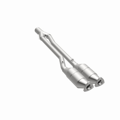 MagnaFlow HM Grade Federal / EPA Compliant Direct-Fit Catalytic Converter 24157 360 Degree Image Set