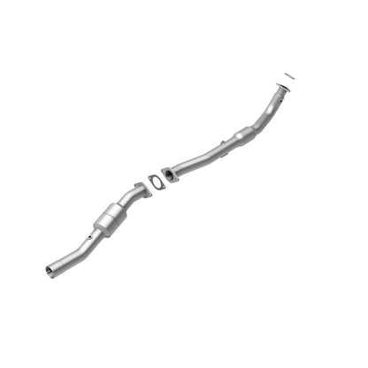 MagnaFlow Chevrolet Silverado 2500 HD OEM Grade Federal / EPA Compliant Direct-Fit Catalytic Converter 51949 360 Degree Image Set