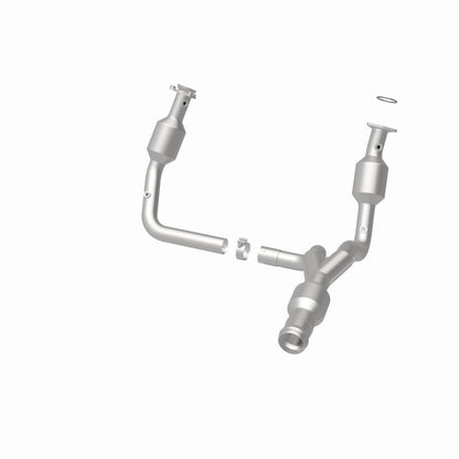 MagnaFlow OEM Grade Federal / EPA Compliant Direct-Fit Catalytic Converter 52617 360 Degree Image Set