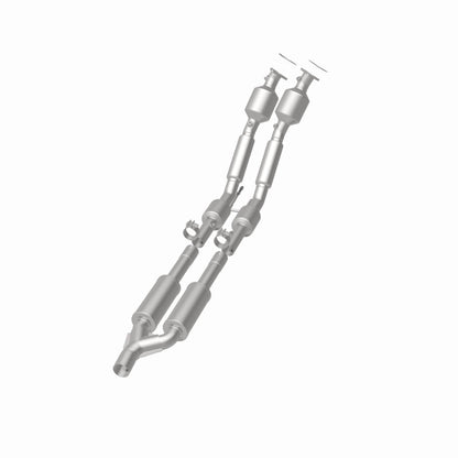 MagnaFlow Volkswagen Passat HM Grade Federal / EPA Compliant Direct-Fit Catalytic Converter 24379 360 Degree Image Set