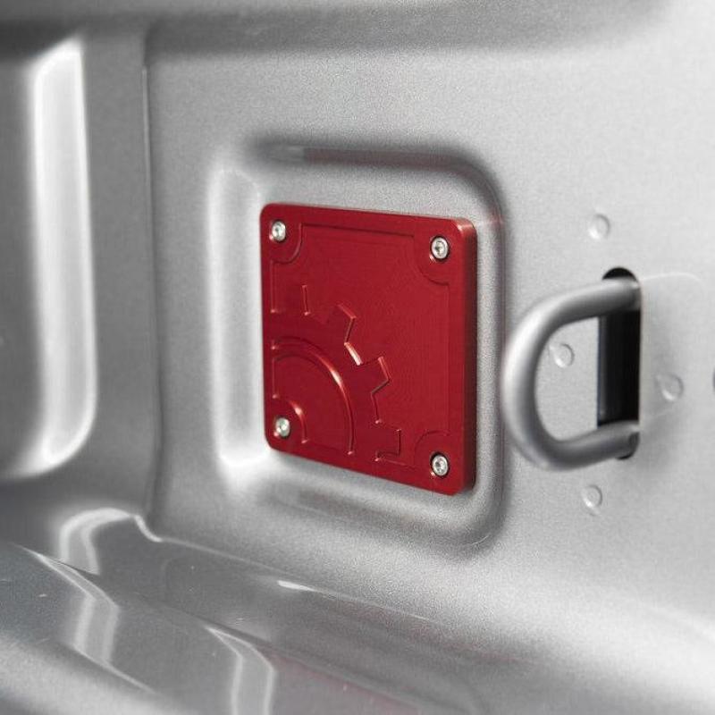 BuiltRight Industries 2020 Jeep Gladiator Bed Plug Plate Cover (Alum) - Red 110016