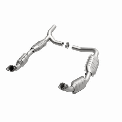 MagnaFlow Ford OEM Grade Federal / EPA Compliant Direct-Fit Catalytic Converter 51640 360 Degree Image Set