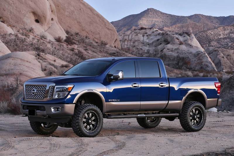 Fabtech 2018 Nissan Titan 4WD 6in Basic System w/Stealth Shocks K6012M Photo - lifestyle view