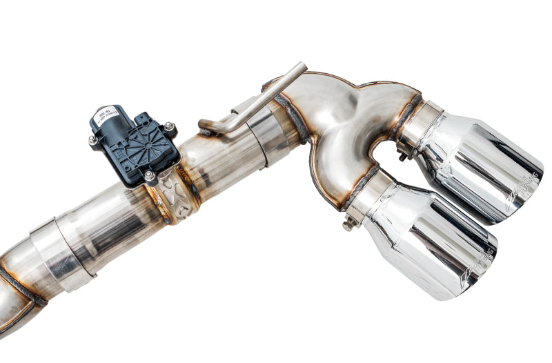 AWE Tuning Volkswagen Golf R MK7.5 SwitchPath Exhaust w/Chrome Silver Tips 102mm 3025-42066 3025-42066 Photo - Close Up
