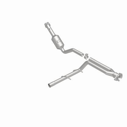 MagnaFlow Ford F-150 California Grade CARB Compliant Direct-Fit Catalytic Converter 5551156 360 Degree Image Set