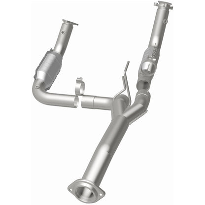 MagnaFlow OEM Grade Federal / EPA Compliant Direct-Fit Catalytic Converter 21-252 Photo - out of package