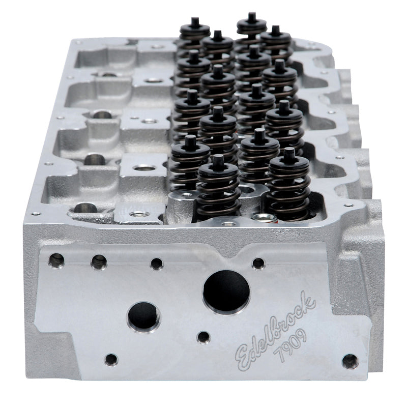 Edelbrock Cylinder Head 11-16 Chevy LML Duramax Diesel V8 6.6L Single Complete 79119 79119 Photo - out of package