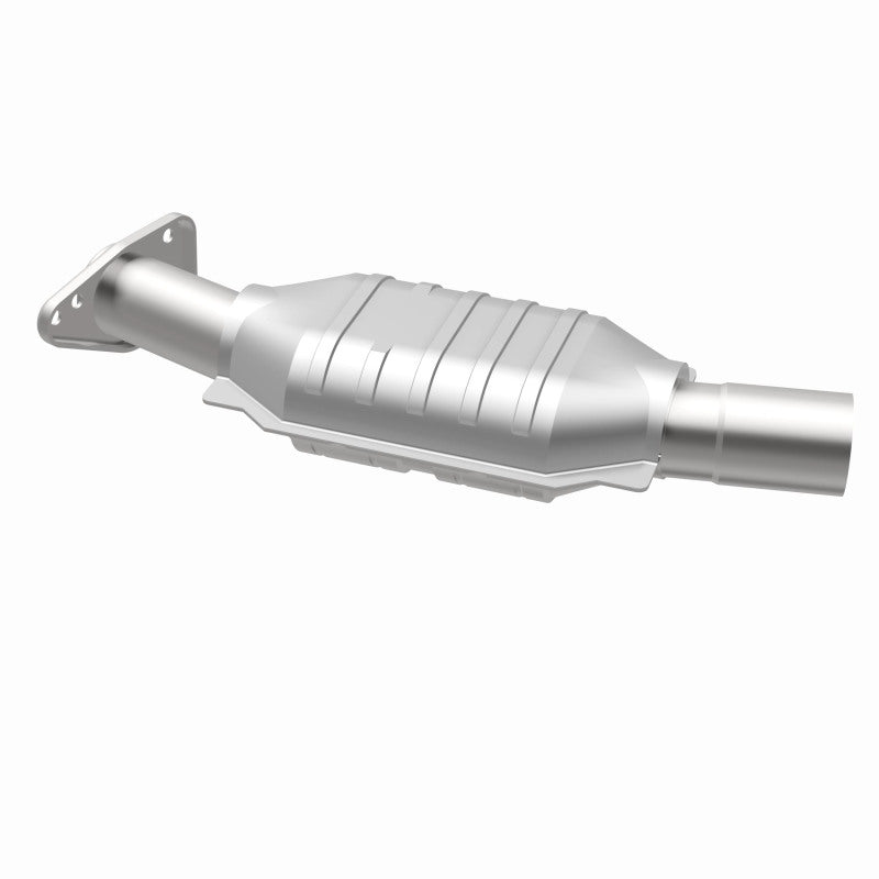 MagnaFlow Standard Grade Federal / EPA Compliant Direct-Fit Catalytic Converter 93431 360 Degree Image Set