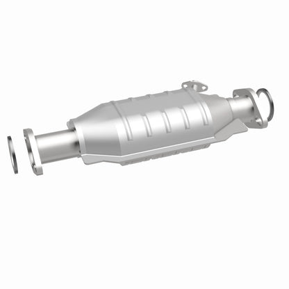 MagnaFlow Toyota Pickup Standard Grade Federal / EPA Compliant Direct-Fit Catalytic Converter 23895 360 Degree Image Set