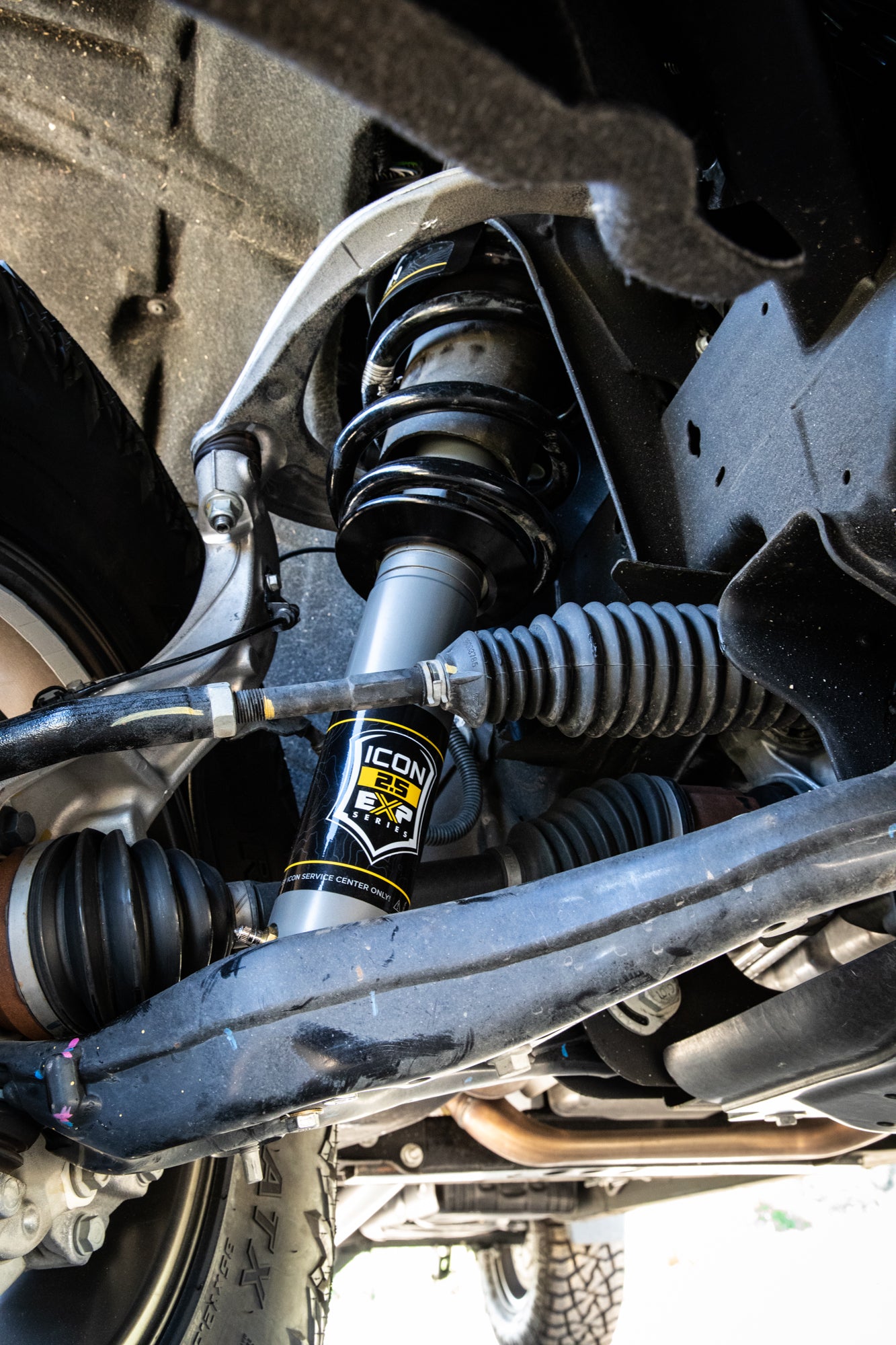 ICON 19-23 GM 1500 2.38-3.75in Stage 2 EXP Suspension System w/ Billet UCA K73072