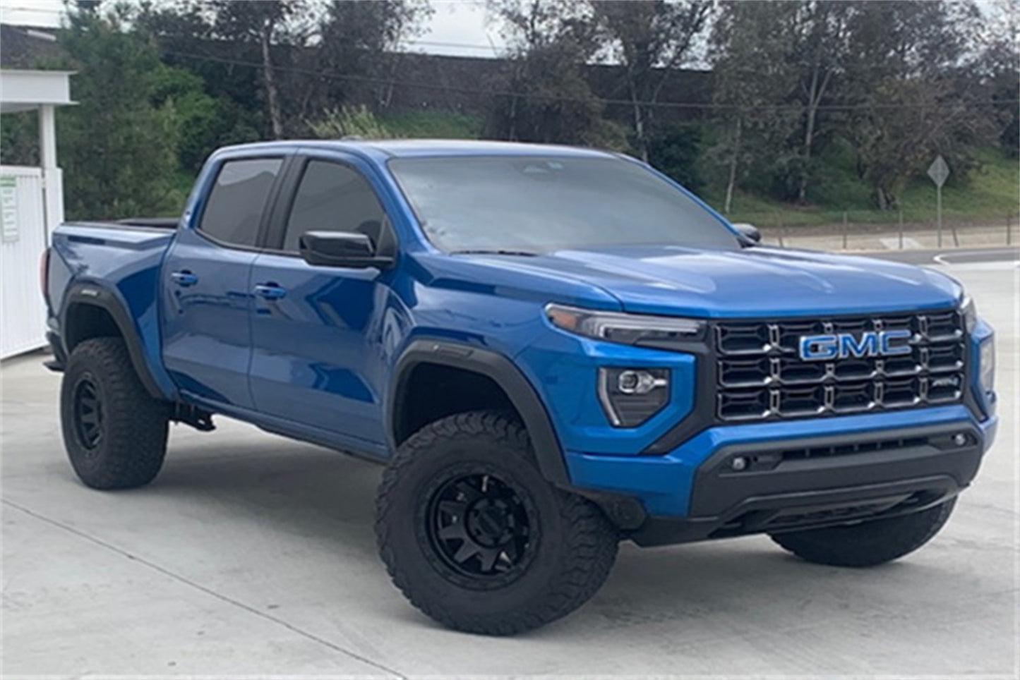 Fabtech 23-24 Chevrolet Colorado 4WD 3in UCA Kit w/ Uniballs & Shock Spacers & Stealth Shocks K1204