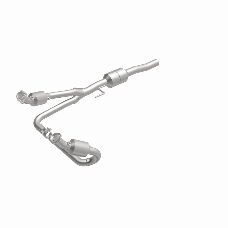 MagnaFlow Dodge Durango OEM Grade Federal / EPA Compliant Direct-Fit Catalytic Converter 51348 360 Degree Image Set
