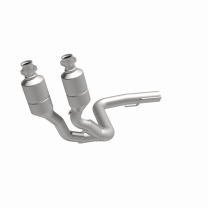 MagnaFlow Jeep Grand Cherokee OEM Grade Federal / EPA Compliant Direct-Fit Catalytic Converter 49744 360 Degree Image Set