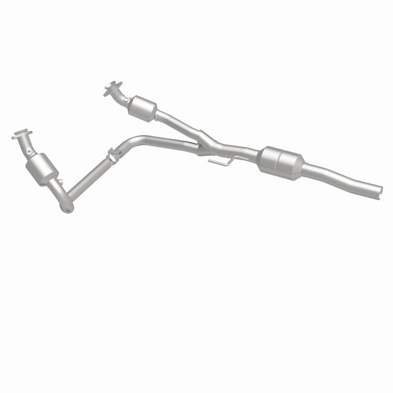 MagnaFlow Dodge Durango OEM Grade Federal / EPA Compliant Direct-Fit Catalytic Converter 51348 360 Degree Image Set