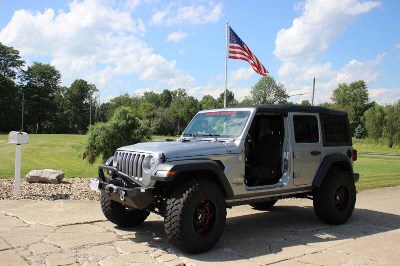 Fishbone Offroad 2018+ Jeep Wrangler JL / 2020+ Gladiator JT Foot Peg Set - Black FB21082 FB21082 Photo - lifestyle view