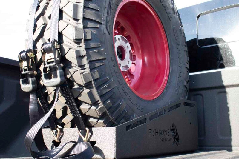 Fishbone Offroad Bed Mounted Spare Tire Mount FB21301 FB21301 Photo - lifestyle view