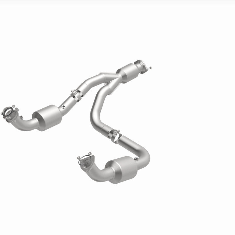 Magnaflow 12-20 Chevrolet Express 4500 Underbody 6.0L Direct Fit Catalytic Converter 280505 280505 360 Degree Image Set