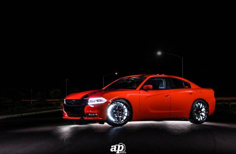 ORACLE Lighting Oracle LED Illuminated Wheel Rings - White 4215-001 4215-001 Photo - lifestyle view