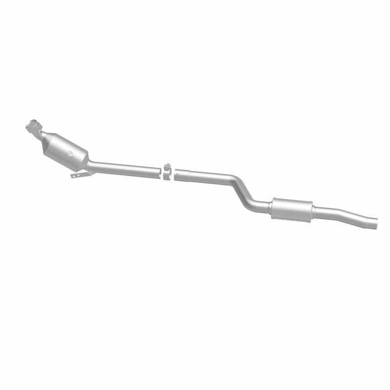 MagnaFlow Mercedes-Benz C300 OEM Grade Federal / EPA Compliant Direct-Fit Catalytic Converter 21-498 360 Degree Image Set