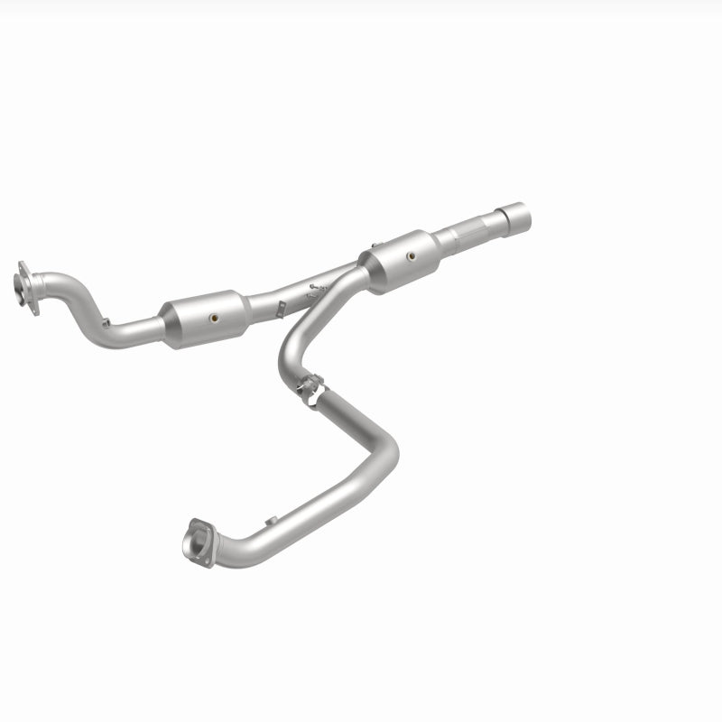Magnaflow 14-18 2500 V8 6.4 OEM Underbody Direct Fit Converter 21-513 21-513 360 Degree Image Set