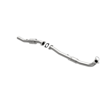 MagnaFlow Chevrolet Silverado 2500 HD OEM Grade Federal / EPA Compliant Direct-Fit Catalytic Converter 51949 360 Degree Image Set