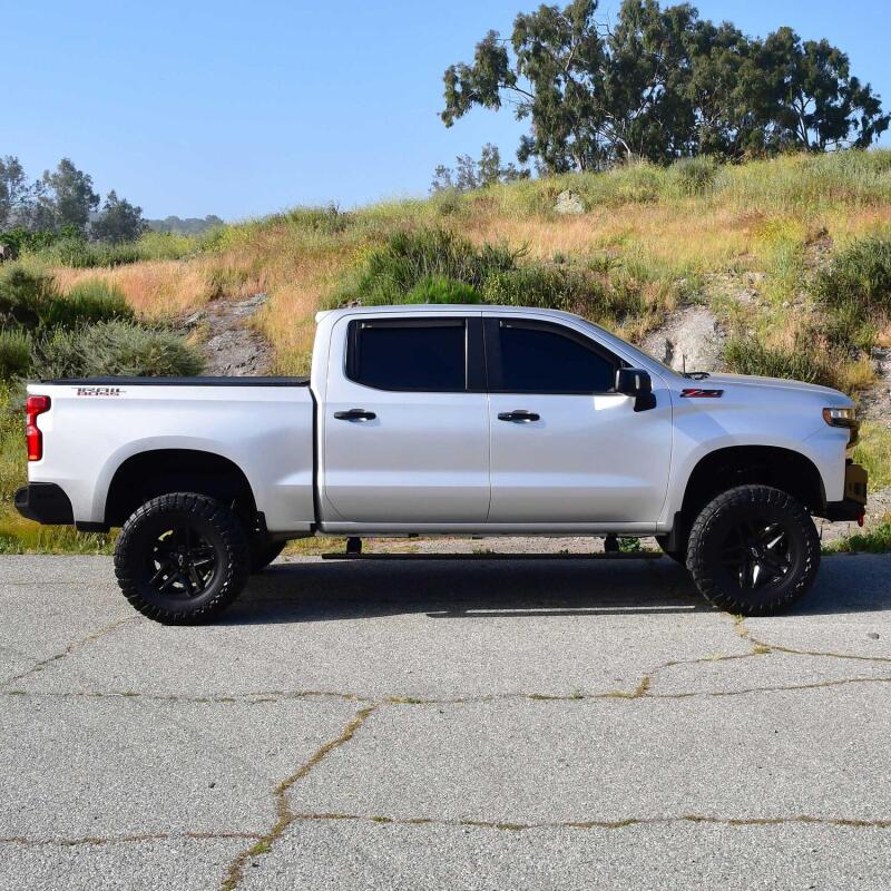 Westin Pro-e Running Boards 19-  GM P/U 1500 29-24135 29-24135 Photo - lifestyle view