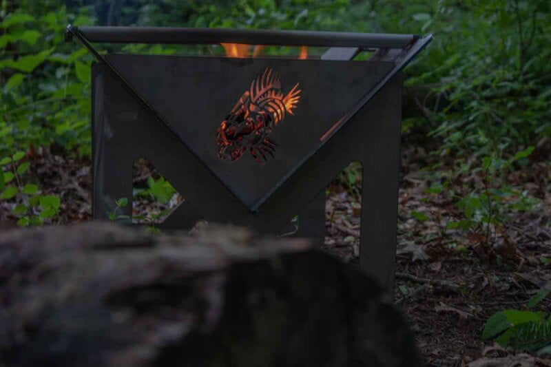 Fishbone Offroad Portable Fire Pit FB21299 FB21299 Photo - lifestyle view