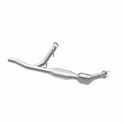 MagnaFlow Ford F-150 HM Grade Federal / EPA Compliant Direct-Fit Catalytic Converter 23317 360 Degree Image Set