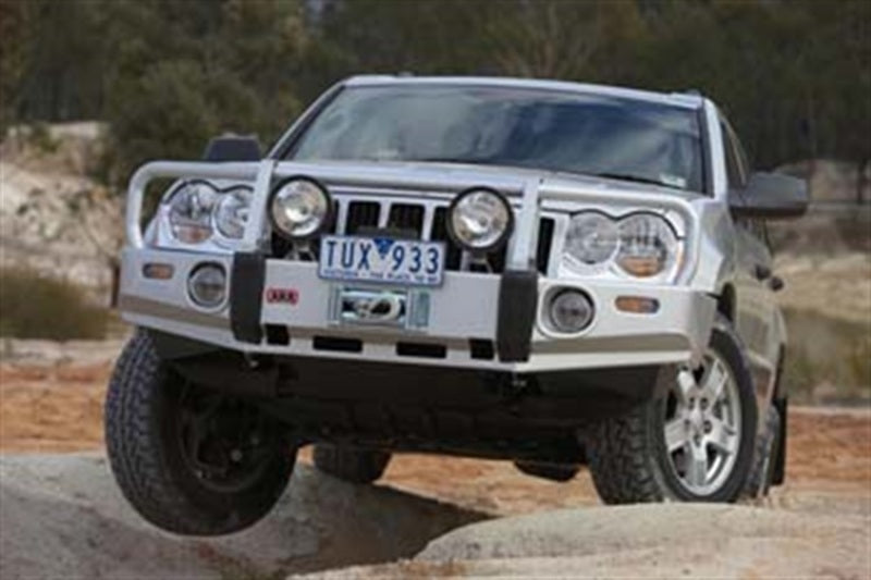 ARB Combar Suit Oe Fog G/Cherokee Wk 05-08 Not 08-11 3450130 3450130 Photo - lifestyle view