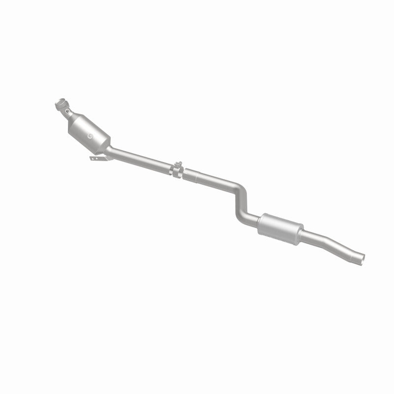 MagnaFlow Mercedes-Benz C300 OEM Grade Federal / EPA Compliant Direct-Fit Catalytic Converter 21-498 360 Degree Image Set