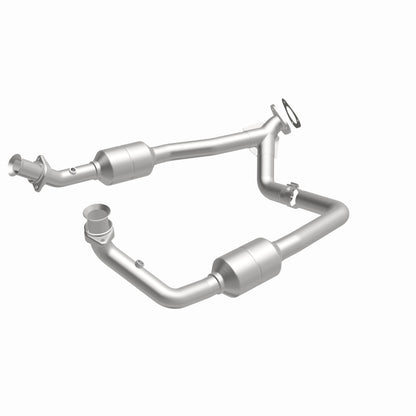 Magnaflow 2003 Ford E-350 Super Duty 5.4L Direct Fit Converter 4583378 4583378 360 Degree Image Set