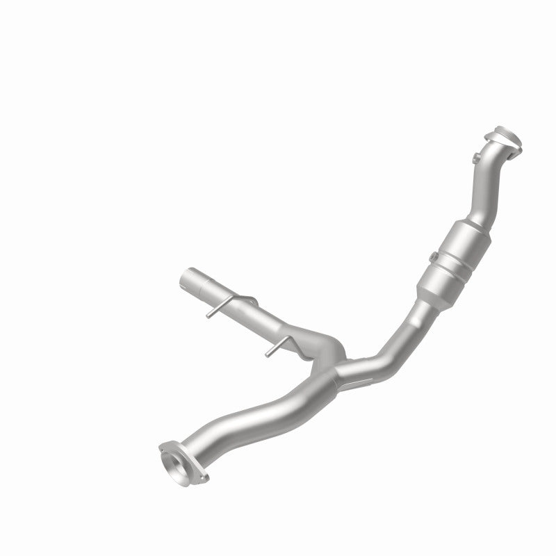 MagnaFlow Ford F-150 OEM Grade Federal / EPA Compliant Direct-Fit Catalytic Converter 52429 360 Degree Image Set