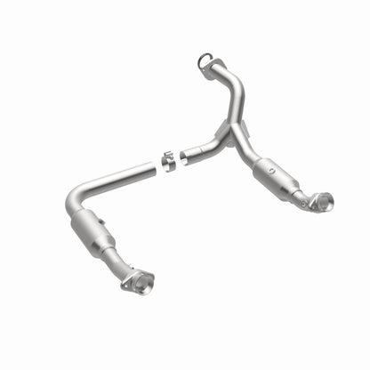 MagnaFlow HM Grade Federal / EPA Compliant Direct-Fit Catalytic Converter 93627 360 Degree Image Set