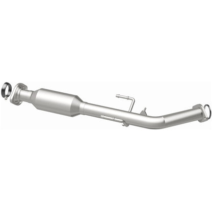 MagnaFlow Toyota Sienna HM Grade Federal / EPA Compliant Direct-Fit Catalytic Converter 23135 Photo - out of package