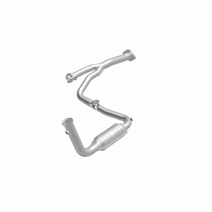 MagnaFlow Jeep Liberty HM Grade Federal / EPA Compliant Direct-Fit Catalytic Converter 93382 360 Degree Image Set
