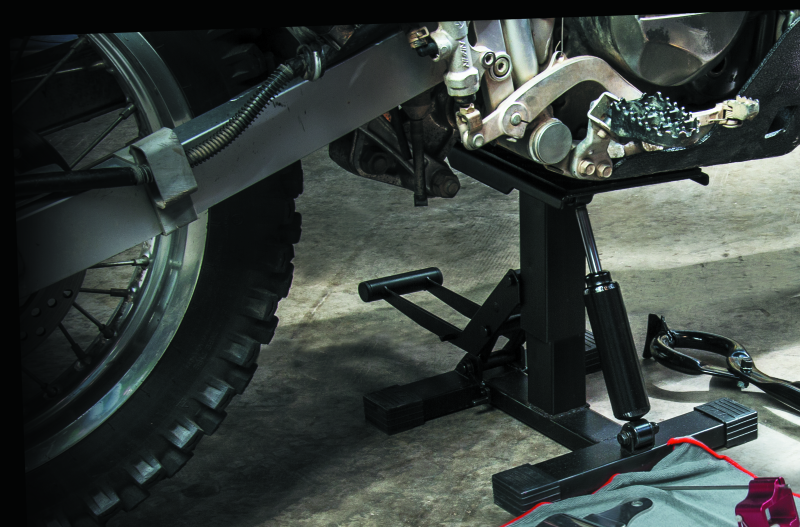 BikeMaster Stand - Easy Lift & Lower 152400 152400 User 1