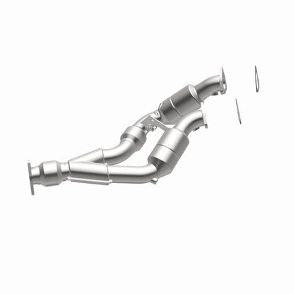 MagnaFlow OEM Grade Federal / EPA Compliant Direct-Fit Catalytic Converter 51499 360 Degree Image Set