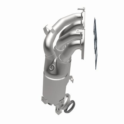 MagnaFlow Toyota Highlander OEM Grade Federal / EPA Compliant Manifold Catalytic Converter 51871 360 Degree Image Set