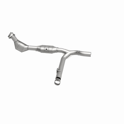 MagnaFlow Ford HM Grade Federal / EPA Compliant Direct-Fit Catalytic Converter 93395 360 Degree Image Set