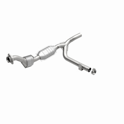 MagnaFlow Ford F-150 HM Grade Federal / EPA Compliant Direct-Fit Catalytic Converter 23082 360 Degree Image Set