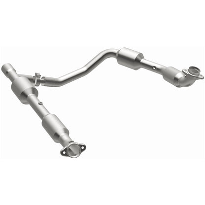 MagnaFlow Ford California Grade CARB Compliant Direct-Fit Catalytic Converter 5582439 Photo - out of package